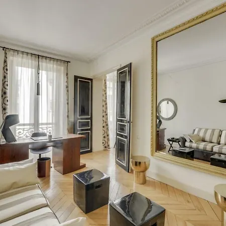 Rue De Luynes In Appartamento